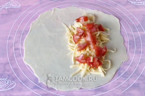 Чебуреки с брынзой и зеленью. 12 Чебуреки с брынзой и зеленью. 12