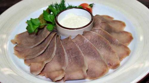 Как правильно приготовить грибы перед тем, как добавить их к языку