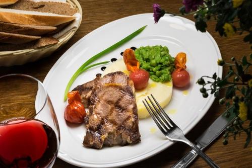 Как правильно приготовить грибы перед тем, как добавить их к языку