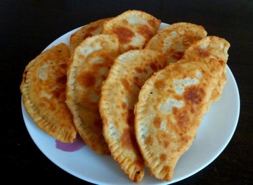 Пирожки-чебуреки с мясом и сыром. Вкусные чебуреки с мясом и сыром 24