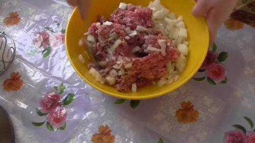 Пирожки-чебуреки с мясом и сыром. Вкусные чебуреки с мясом и сыром 21