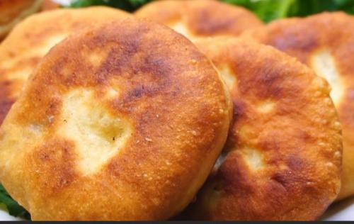 Пирожки-чебуреки с мясом и сыром. Вкусные чебуреки с мясом и сыром 15