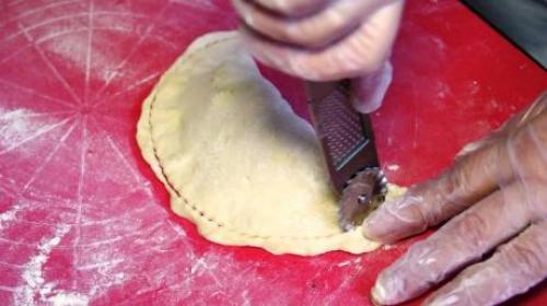 Чебуреки с зеленью и сыром. Аппетитные чебуреки с сыром и зеленью 20