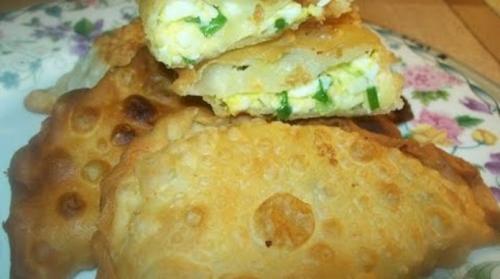 Чебуреки с сыром и яйцом. Обалденно вкусные чебуреки: с зеленым луком и яйцом