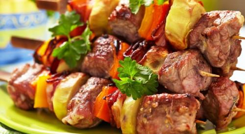 Какие напитки подходят к шашлыку с беконом и болгарским перцем. Выбираем спиртные напитки к шашлыку: правила, запреты, рецепты