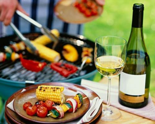 Какие напитки подходят к шашлыку с беконом и болгарским перцем. Выбираем спиртные напитки к шашлыку: правила, запреты, рецепты