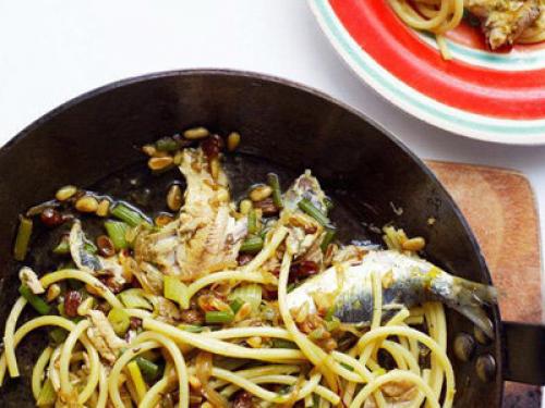 Спагетти с сардиной в томатном соусе. Паста с сардинами 07 Спагетти с сардиной в томатном соусе. Паста с сардинами 07