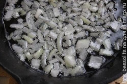 Макароны с консервой в масле. Макароны по-флотски с рыбными консервами в сковороде – блюда монастырской кухни