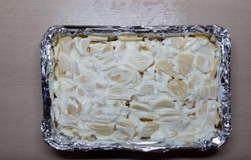 Картошка с мясом в духовке с сыром и майонезом. Запеченная картошка с мясом и сыром в духовке