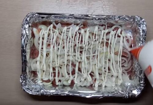 Картошка с мясом в духовке с сыром и майонезом. Запеченная картошка с мясом и сыром в духовке