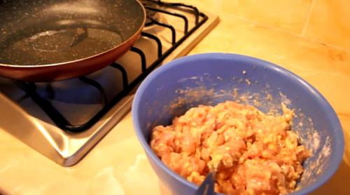 Как приготовить куриные котлеты с сыром и болгарским перцем. Куриные котлеты с сыром и болгарским перцем 28 Как приготовить куриные котлеты с сыром и болгарским перцем. Куриные котлеты с сыром и болгарским перцем 28