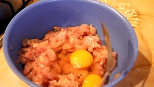 Как приготовить куриные котлеты с сыром и болгарским перцем. Куриные котлеты с сыром и болгарским перцем 27 Как приготовить куриные котлеты с сыром и болгарским перцем. Куриные котлеты с сыром и болгарским перцем 27