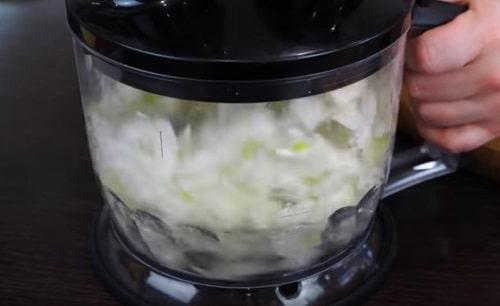 Куриные котлеты в духовке с сыром. Куриные котлеты с сыром внутри в духовке – лучший рецепт