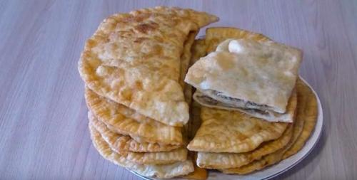 Как приготовить идеальные домашние чебуреки. Самые удачные рецепты домашних чебуреков. Сочные и хрустящие, как в чебуречной!