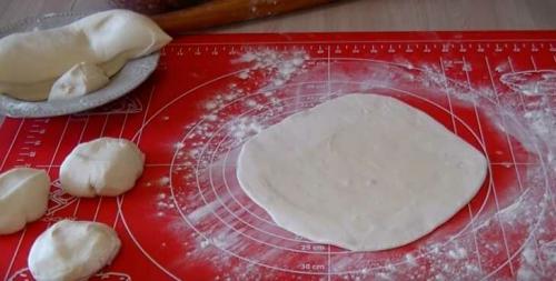 Как приготовить идеальные домашние чебуреки. Самые удачные рецепты домашних чебуреков. Сочные и хрустящие, как в чебуречной!