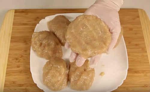 Рубленые куриные котлеты с сыром пп в духовке. Куриные котлеты с сыром — рецепты в духовке, на сковороде