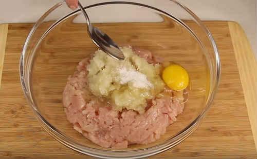 Рубленые куриные котлеты с сыром пп в духовке. Куриные котлеты с сыром — рецепты в духовке, на сковороде