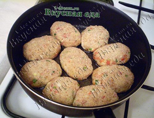 Нежные куриные котлеты с сыром и болгарским перцем 12