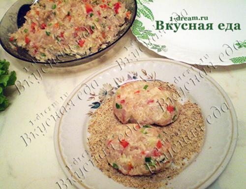 Нежные куриные котлеты с сыром и болгарским перцем 10