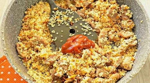 Рис с томатной пастой и мясом. Плов на сковороде со свининой и томатной пастой