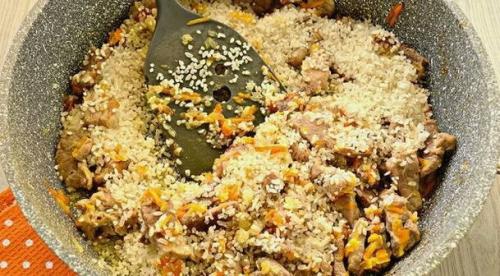 Рис с томатной пастой и мясом. Плов на сковороде со свининой и томатной пастой