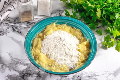 Вкусные драники с салом: простой рецепт для домашнего приготовления 31