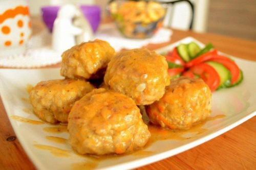 Тефтели в духовке на противне. Тефтели с подливкой в духовке: 10 вкуснейших рецептов