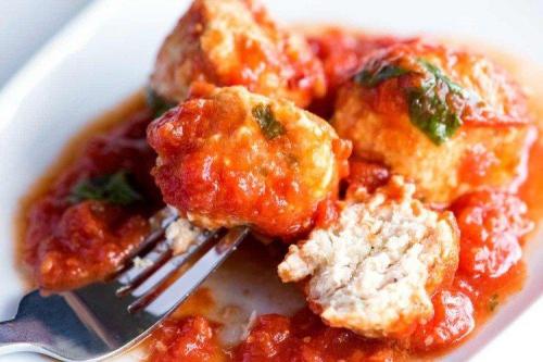 Тефтели в духовке на противне. Тефтели с подливкой в духовке: 10 вкуснейших рецептов