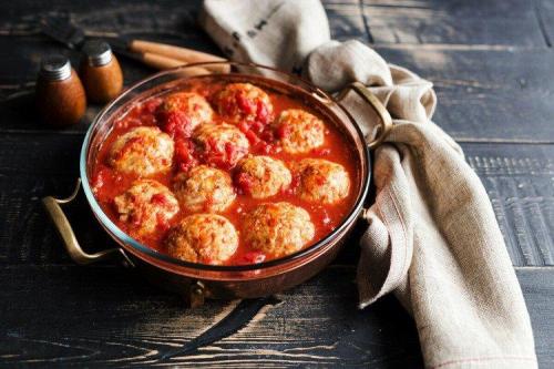 Тефтели в духовке на противне. Тефтели с подливкой в духовке: 10 вкуснейших рецептов