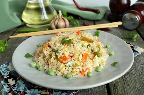 Рис с помидорами и яйцом. Рис с яйцом по-китайски, жареный на сковороде – рецепт