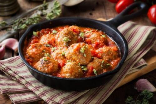 Тефтели в духовке на противне. Тефтели с подливкой в духовке: 10 вкуснейших рецептов