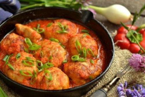 Тефтели в духовке на противне. Тефтели с подливкой в духовке: 10 вкуснейших рецептов