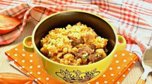 Рис с томатной пастой и мясом. Плов на сковороде со свининой и томатной пастой