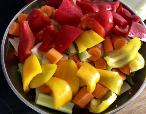 Как приготовить мясо с овощами в рукаве без духовки. Свинина с овощами в рукаве