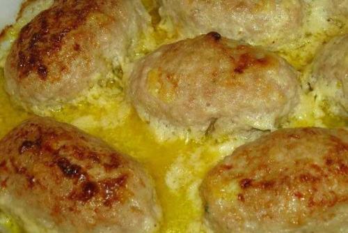 Как сделать соус для куриных зраз с грибами. Куриные зразы с грибной начинкой и сметанным соусом