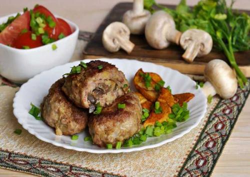 Как сделать соус для куриных зраз с грибами. Куриные зразы с грибной начинкой и сметанным соусом