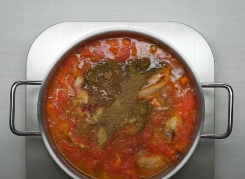 Чахохбили из курицы со специями. Чахохбили из курицы по-грузински — 8 классических рецептов с помидорами, вином, орехами