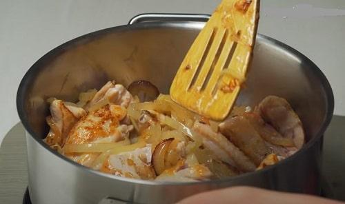 Чахохбили из курицы со специями. Чахохбили из курицы по-грузински — 8 классических рецептов с помидорами, вином, орехами