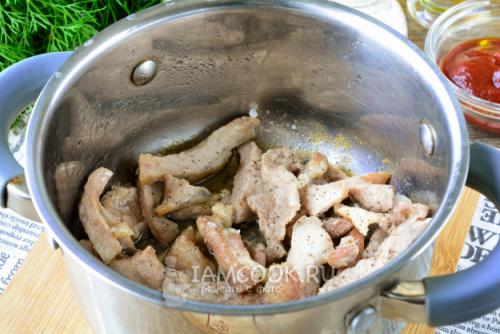 Вкусный и удобный: рецепт гуляша из куриной грудки с картофельным пюре 28 Вкусный и удобный: рецепт гуляша из куриной грудки с картофельным пюре 28