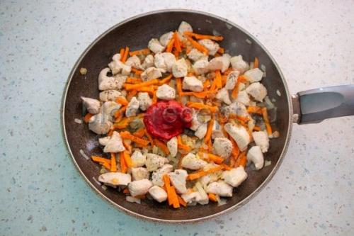 Как правильно размешать картофельное пюре с гуляшом из куриной грудки. Гуляш из куриной грудки с томатной подливкой