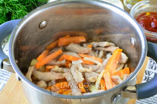Вкусный и удобный: рецепт гуляша из куриной грудки с картофельным пюре 30 Вкусный и удобный: рецепт гуляша из куриной грудки с картофельным пюре 30