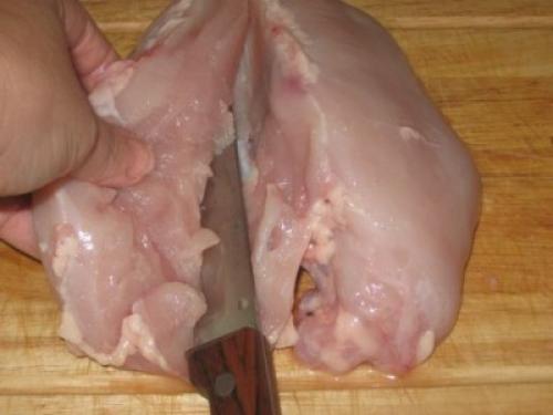 Как готовить куриное филе в сухарях с картофельным пюре.