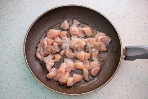 Как правильно размешать картофельное пюре с гуляшом из куриной грудки. Гуляш из куриной грудки с томатной подливкой