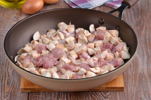 Можно ли приготовить пюре с курицей и грибами в духовке заранее. Пошаговый рецепт