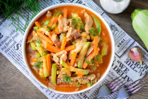 Вкусный и удобный: рецепт гуляша из куриной грудки с картофельным пюре 36 Вкусный и удобный: рецепт гуляша из куриной грудки с картофельным пюре 36