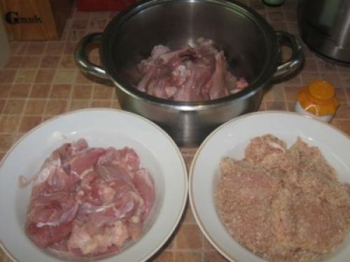 Как готовить куриное филе в сухарях с картофельным пюре.