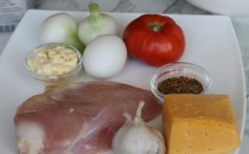 Какие ингредиенты нужны для приготовления куриных отбивных под шубой из картофельного пюре. Куриные отбивные под шубой