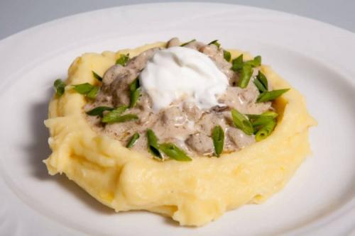 Какие соусы можно подавать к куриным отбивным под шубой из картофельного пюре. 15 легких рецептов подливы для картофельного пюре