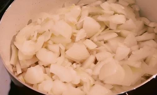 Чахохбили из курицы простой рецепт в духовке. Простой рецепт чахохбили из курицы на сковороде с томатной пастой