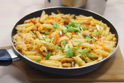 Как приготовить вкусную подливку из курицы к макаронам: рецепт и советы 13 Как приготовить вкусную подливку из курицы к макаронам: рецепт и советы 13